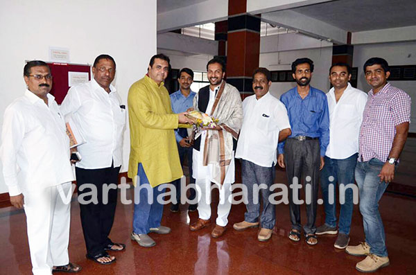 ಜಿಲ್ಲಾ ಕಾಂಗ್ರೆಸ್ ನಾಯಕರೊಂದಿಗೆ ವೀಕ್ಷಕ ವಿಷ್ಣುನಾಥ್ ಸಮಾಲೋಚನೆ